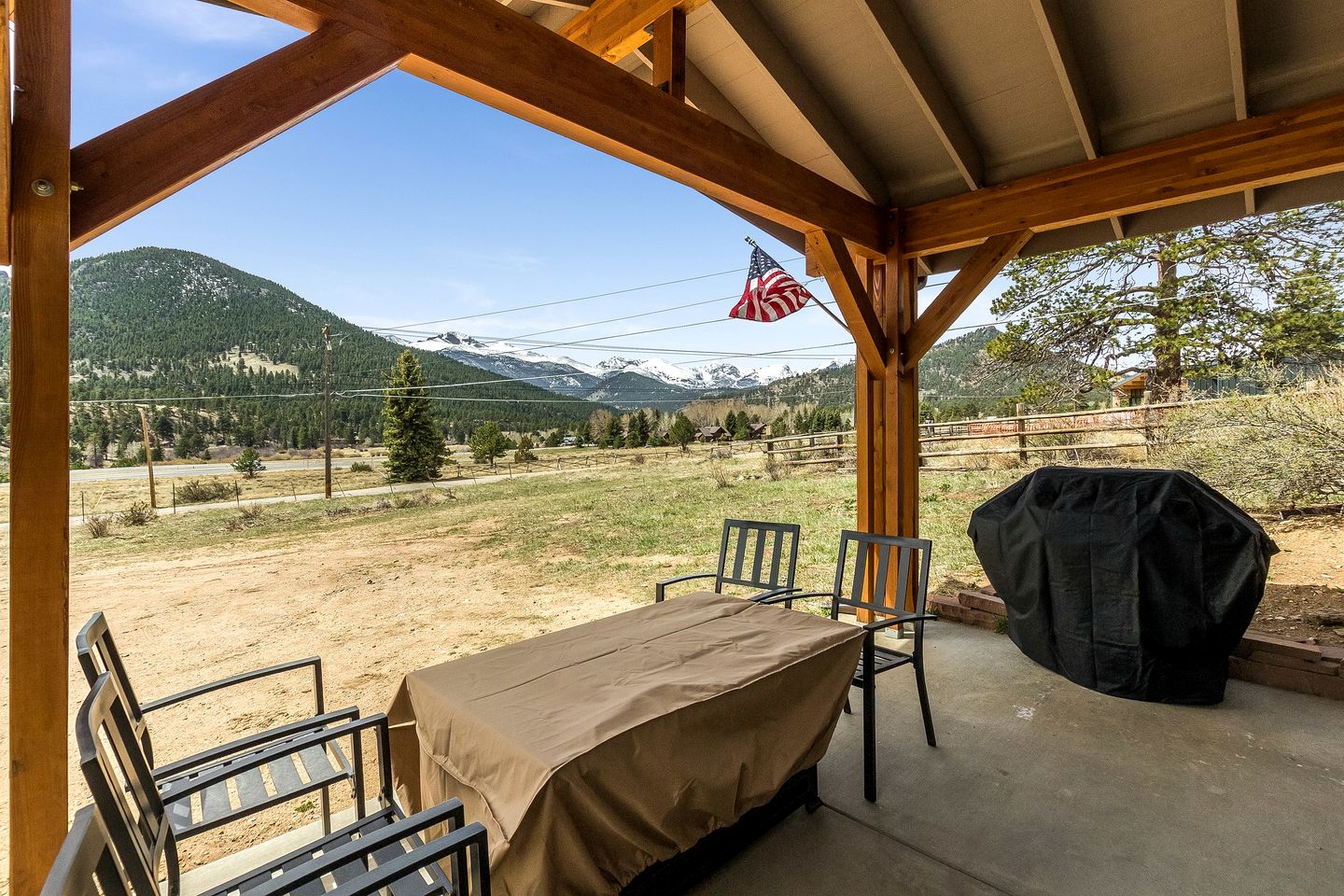 Idyllic Retreat with Private Hot Tub near Rocky Mountain National Park and Estes Park, Colorado