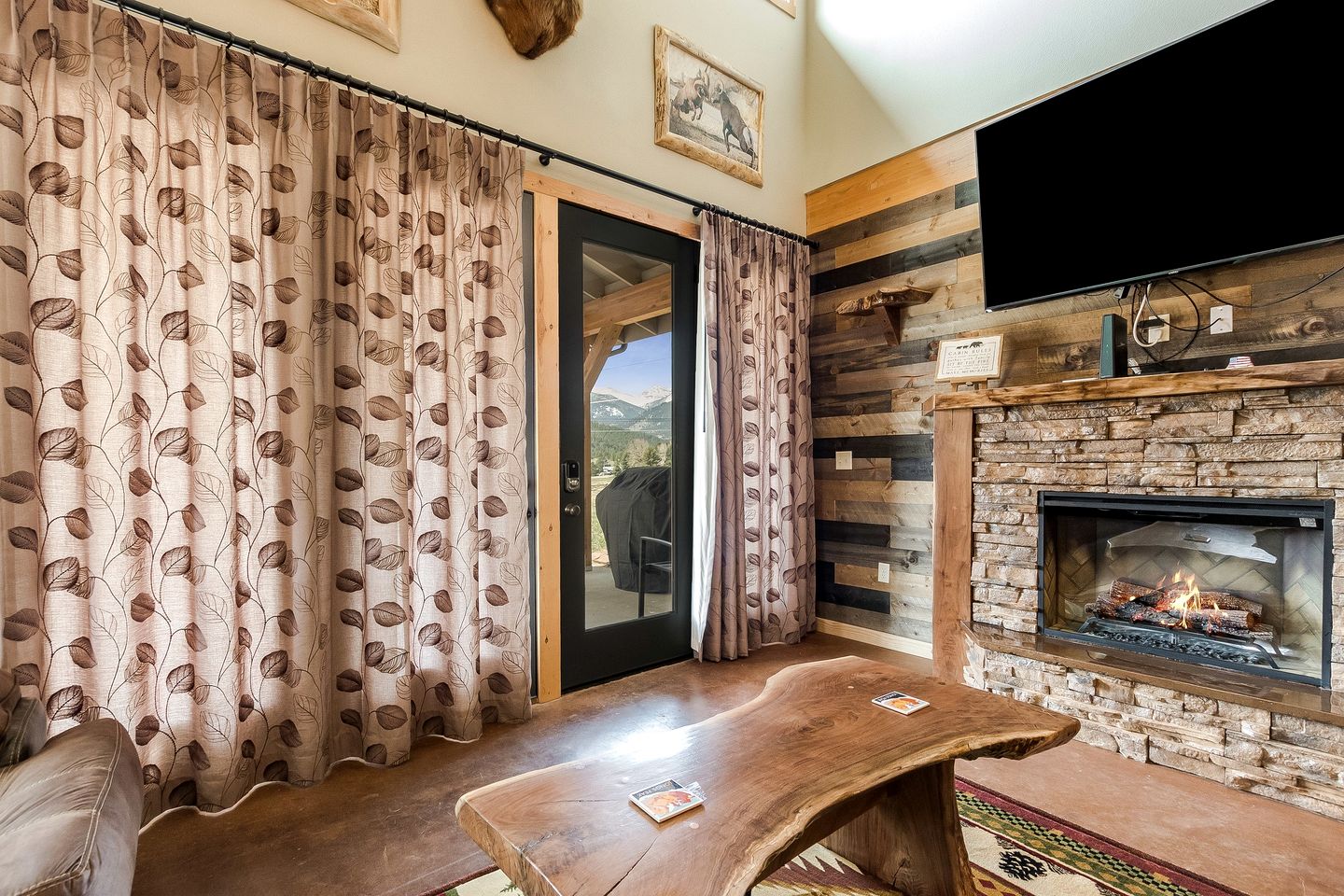 Idyllic Retreat with Private Hot Tub near Rocky Mountain National Park and Estes Park, Colorado