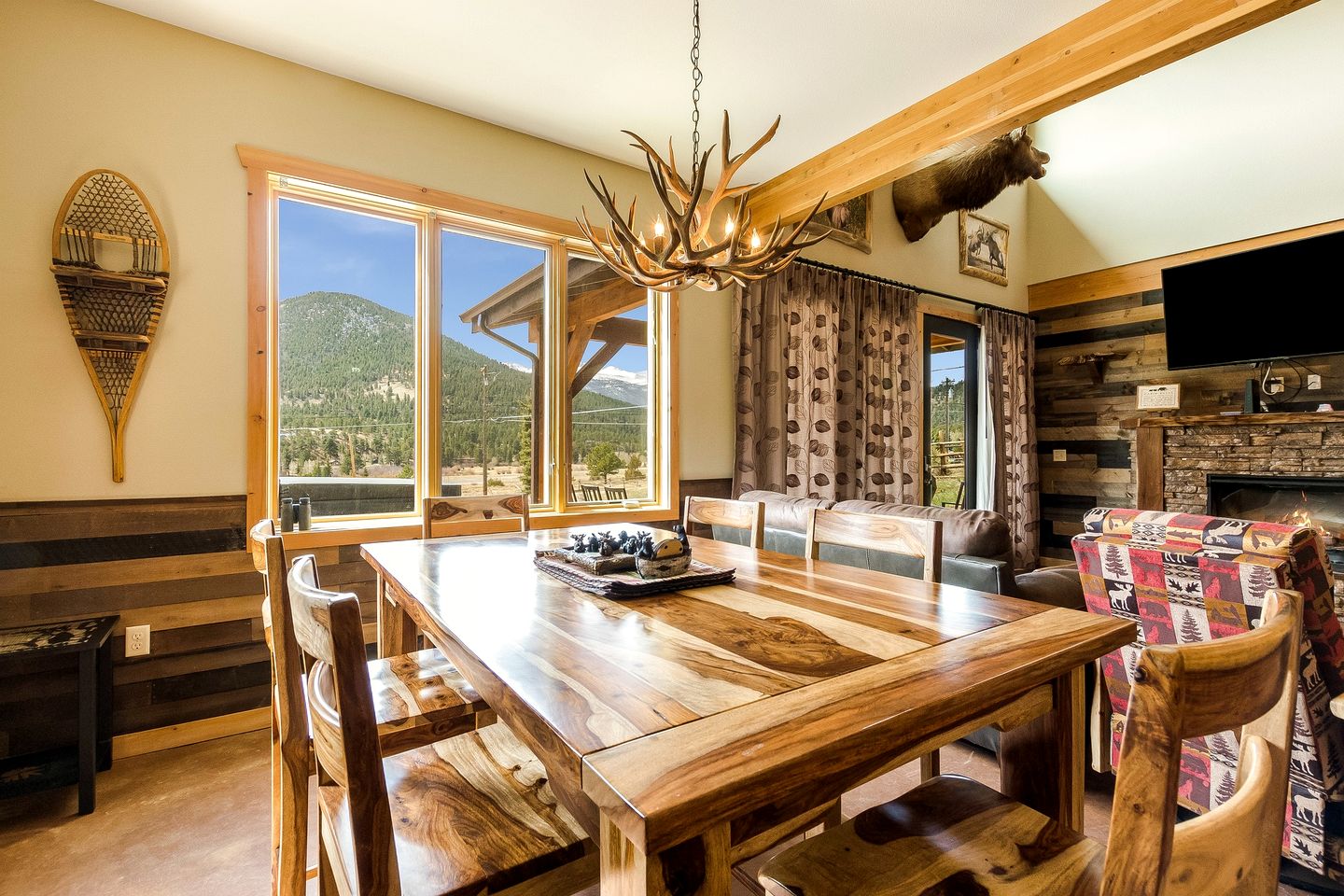 Idyllic Retreat with Private Hot Tub near Rocky Mountain National Park and Estes Park, Colorado
