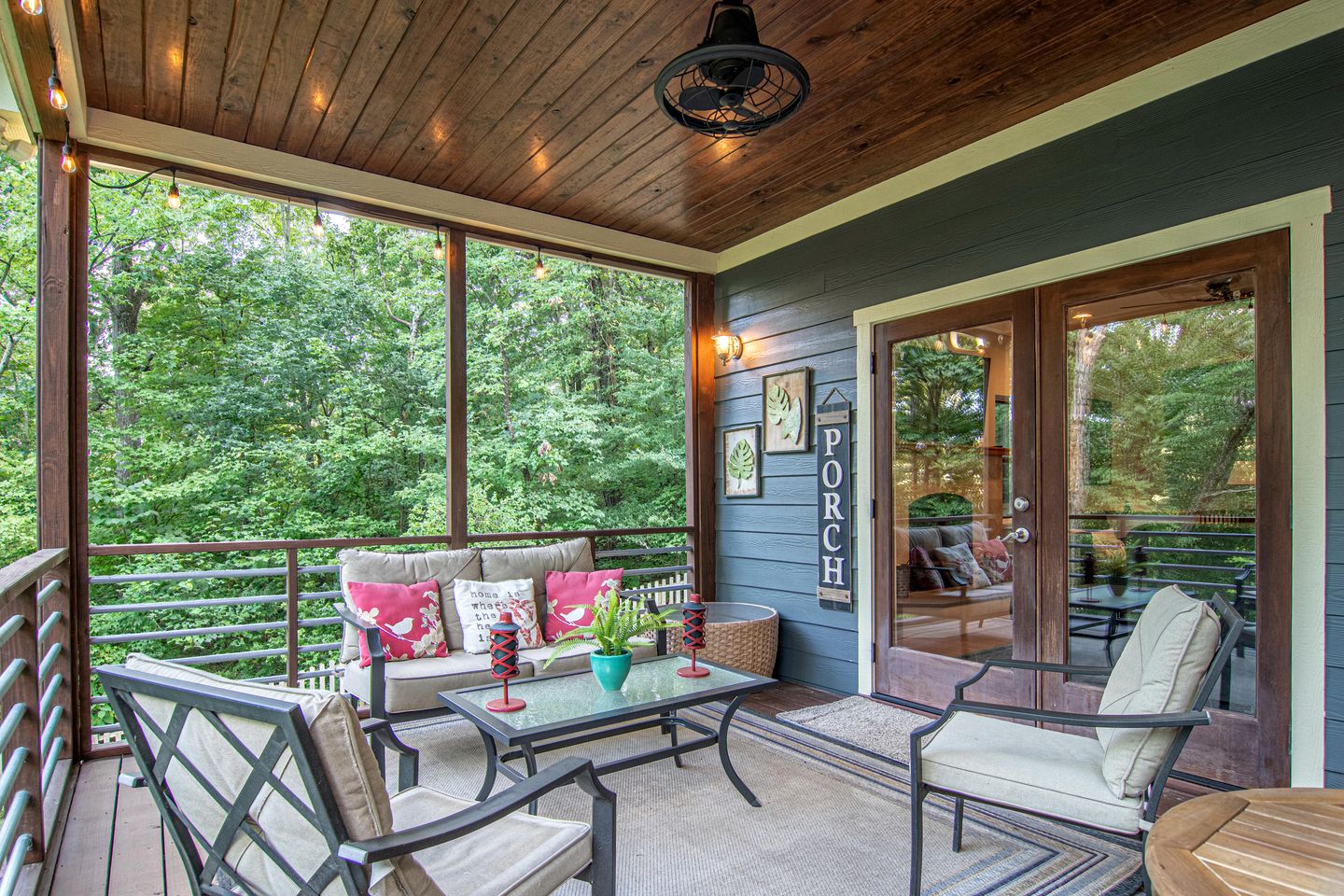 Amazing Cabin with Stunning Forest Sights in Chattanooga, Tennessee