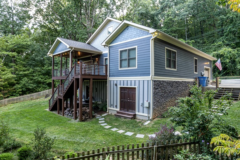 Amazing Cabin with Stunning Forest Sights in Chattanooga, Tennessee