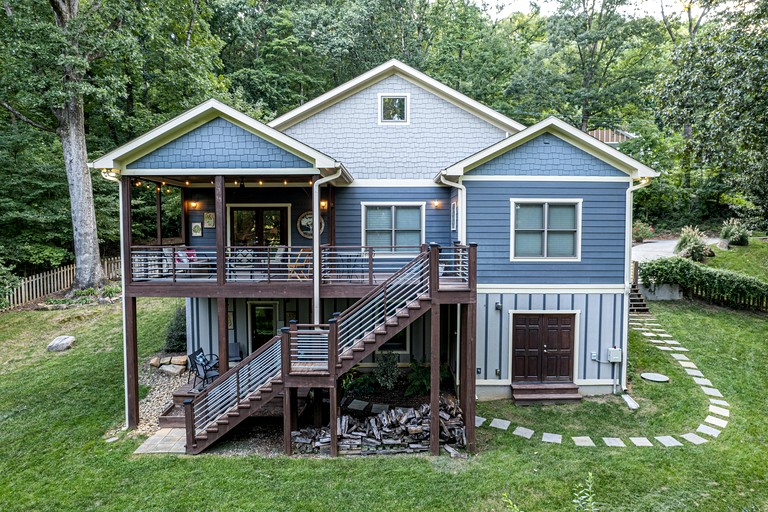 Impressive Cabin with Great Surroundings in Chattanooga, Tennessee