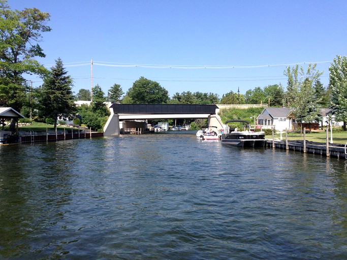 Log Cabins (Indian River, Michigan, United States)