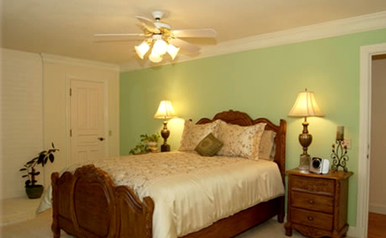 Nature Lodges (Colfax, California, United States)