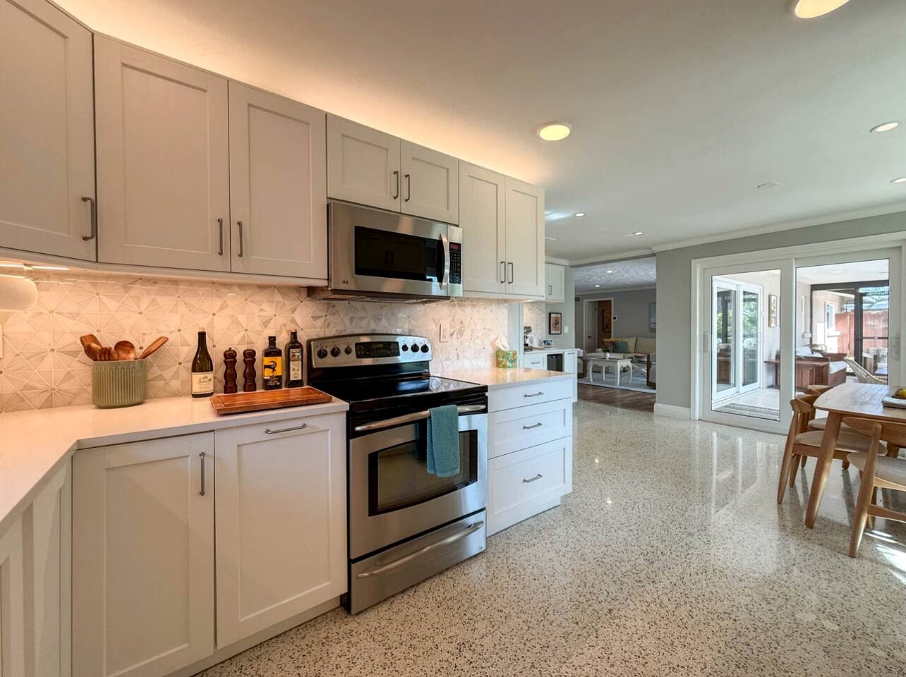 Private Oasis with Lanai and Lounge Space in Sarasota, Florida