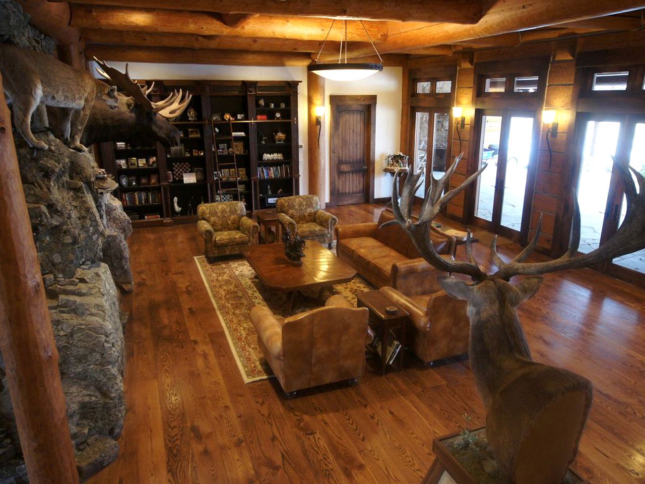 Breathtaking Lodge Suite Rental Overlooking Big Hole River in Melrose, Montana