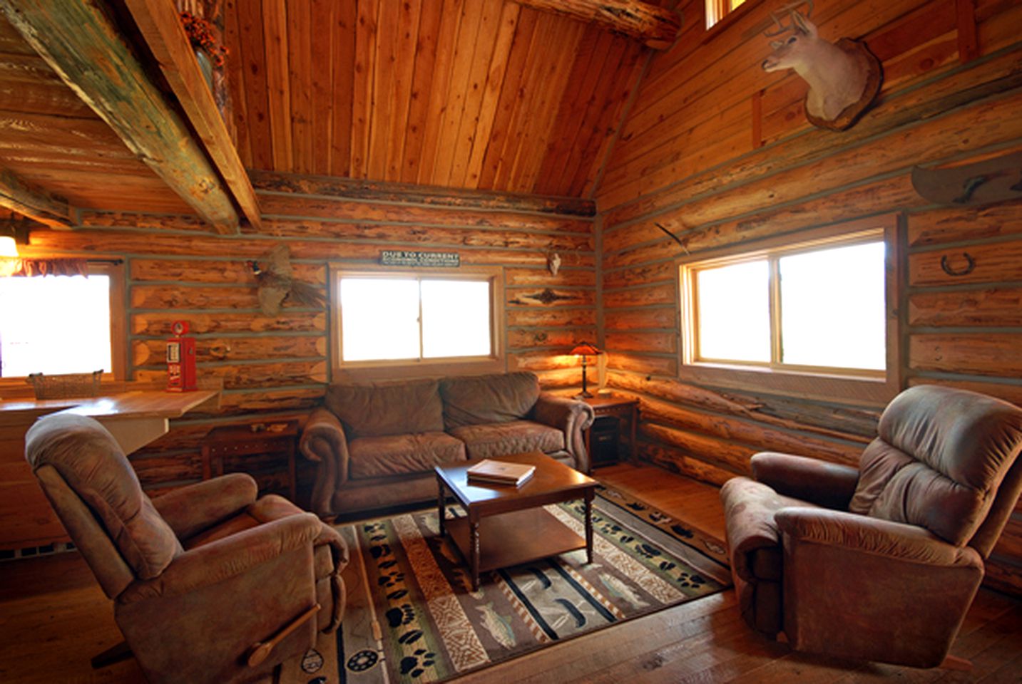 Rustic Cabin Rental Surrounded By Craggy Mountains in Melrose, Montana