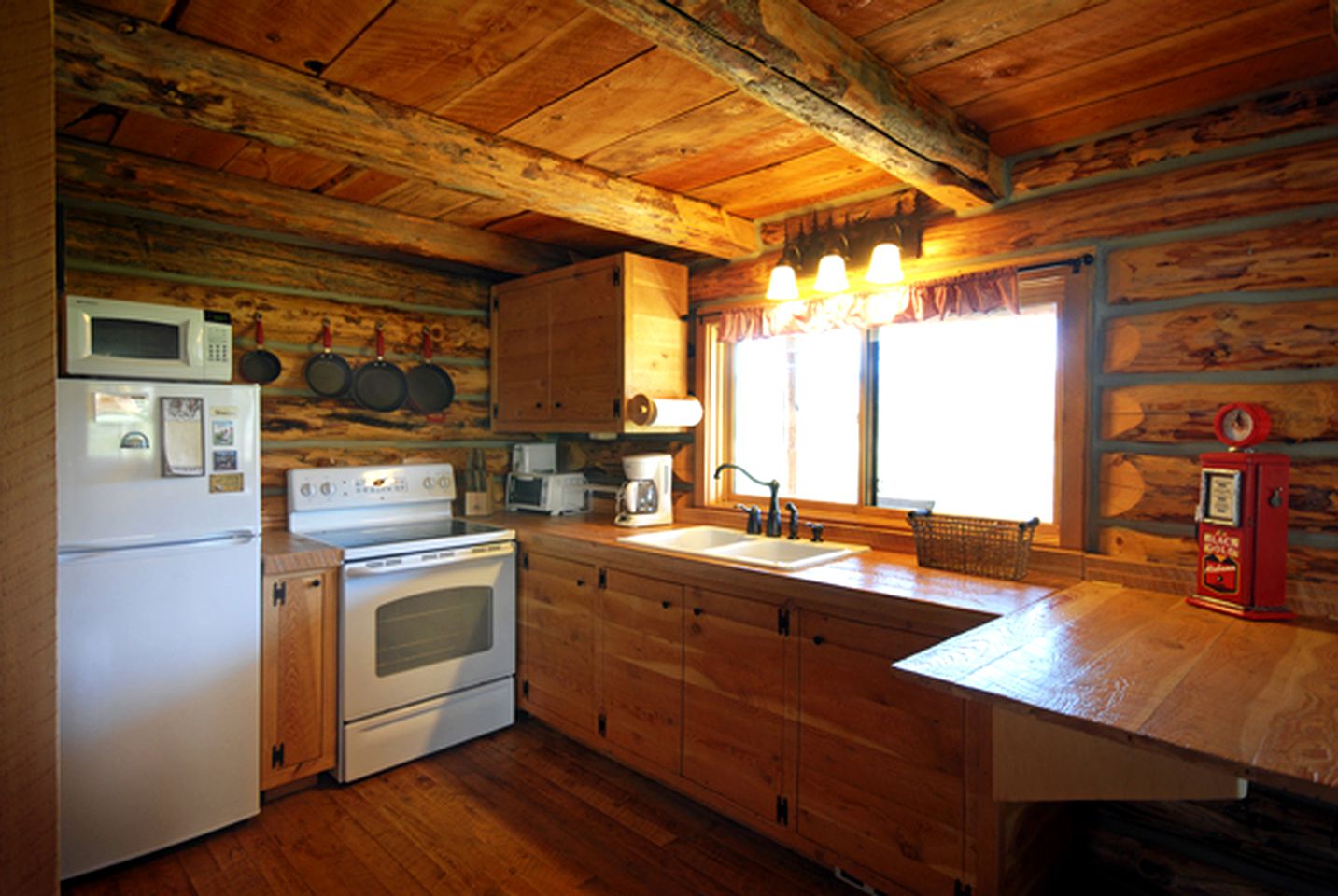 Rustic Cabin Rental Surrounded By Craggy Mountains in Melrose, Montana