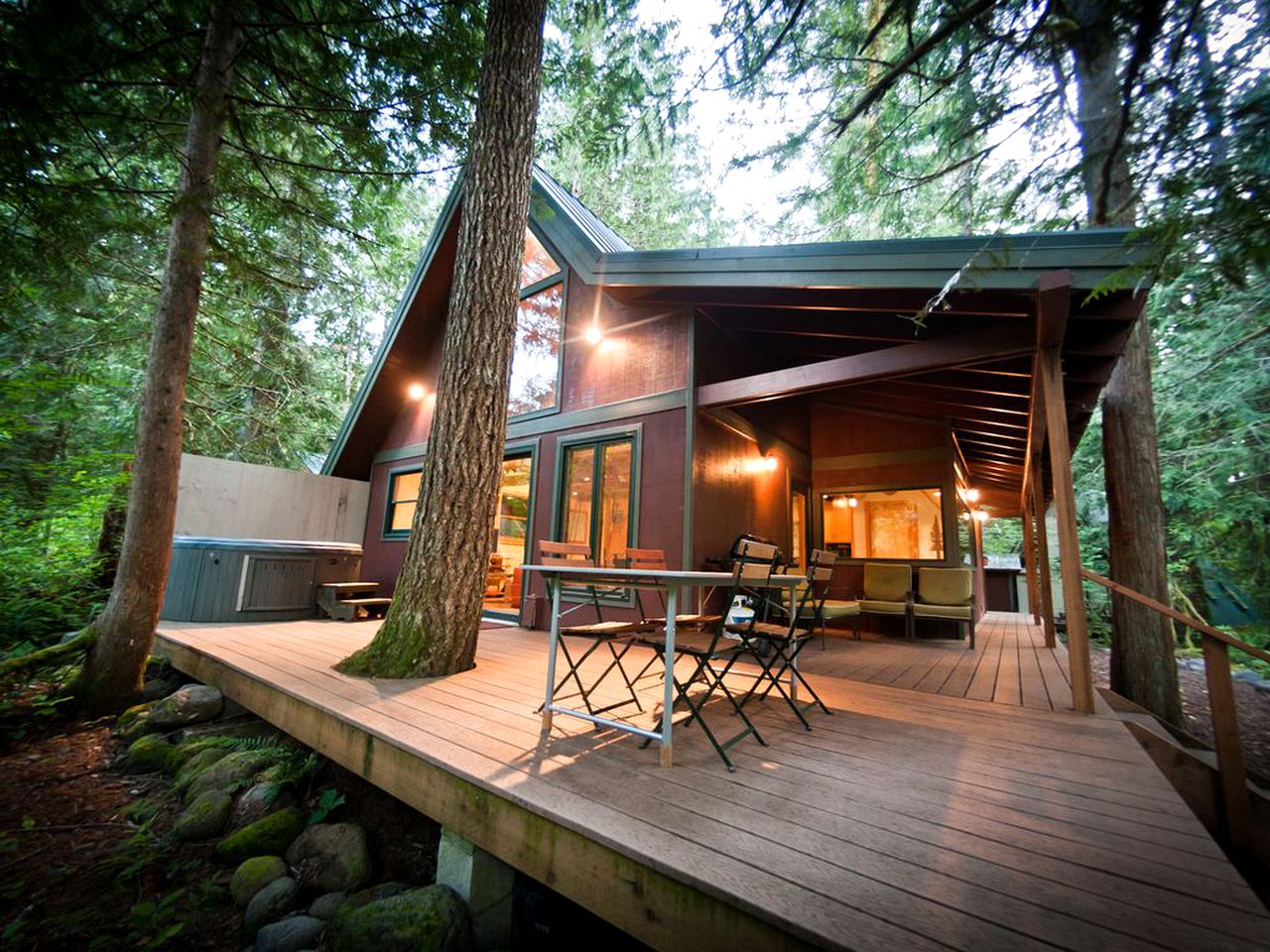 Forest Cabin Rental on the Sandy River near Mt. Hood in Oregon