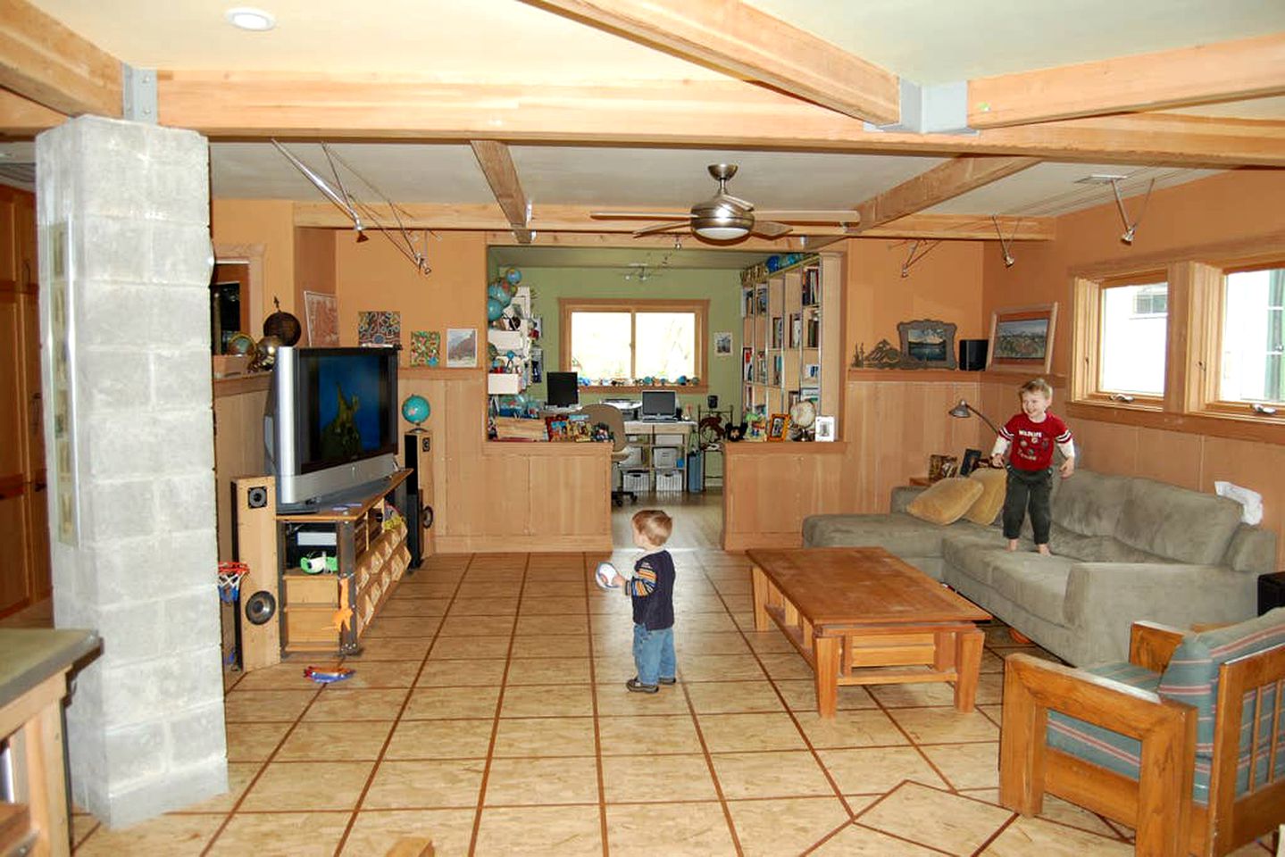 Impressive Cabin with Three Acres of Land near Portland, Oregon