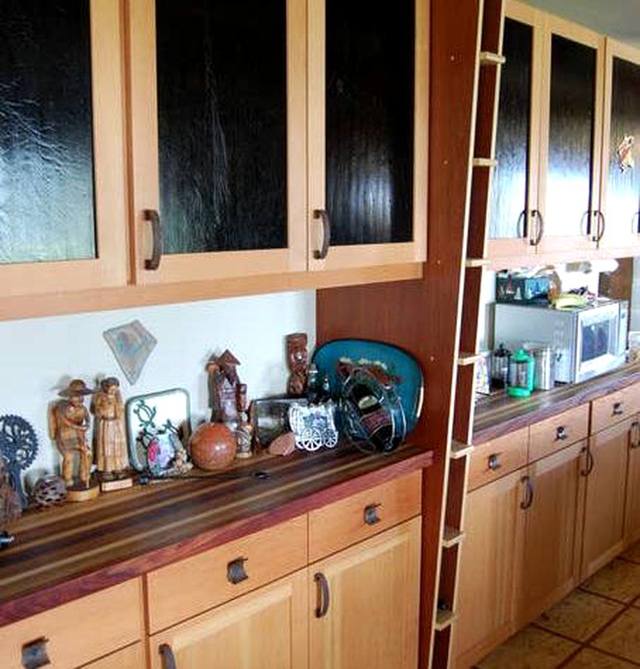 Impressive Cabin with Three Acres of Land near Portland, Oregon