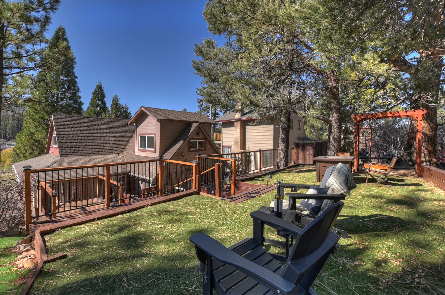 Unwind with a View: Cabin Overlooking the Slopes in Big Bear Lake, California