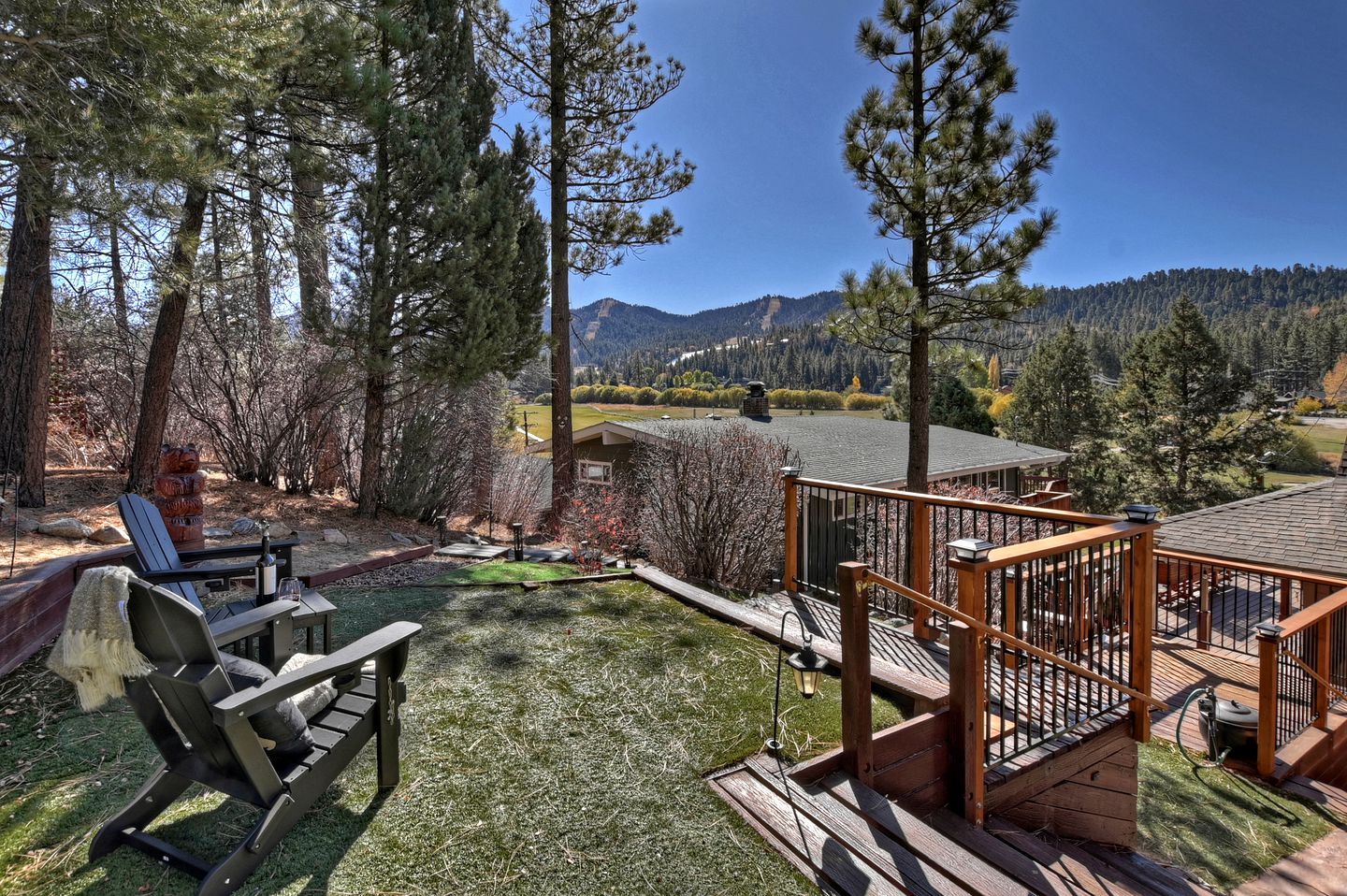 Unwind with a View: Cabin Overlooking the Slopes in Big Bear Lake, California