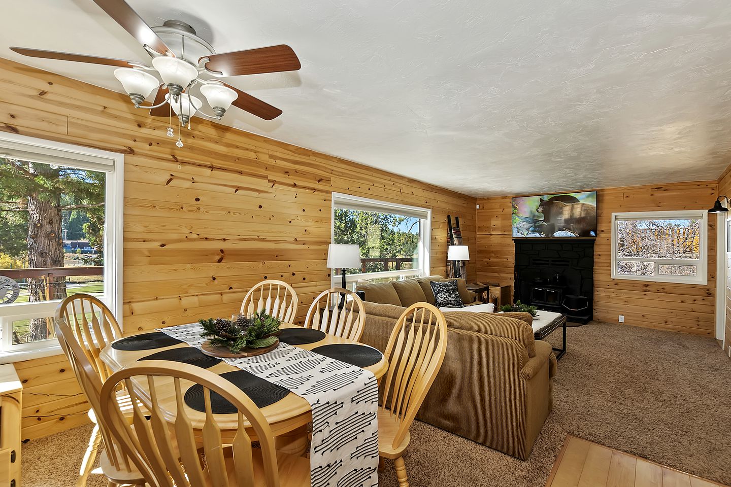 Unwind with a View: Cabin Overlooking the Slopes in Big Bear Lake, California