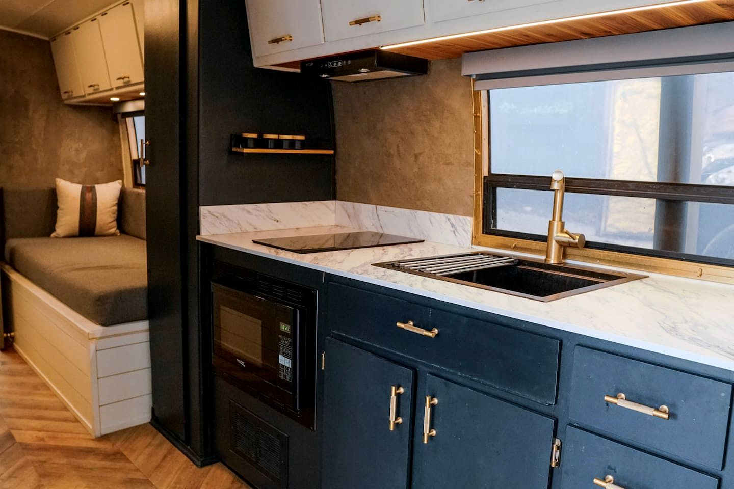 Retro Camper Retreat with Firepit & Hot Tub Escape in Sevierville, Tennessee
