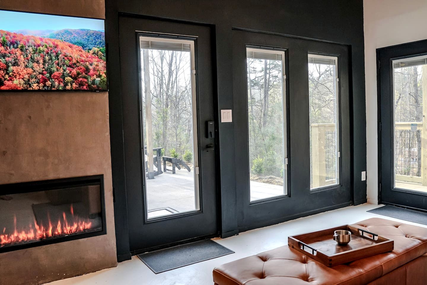 Retro Camper Retreat with Firepit & Hot Tub Escape in Sevierville, Tennessee