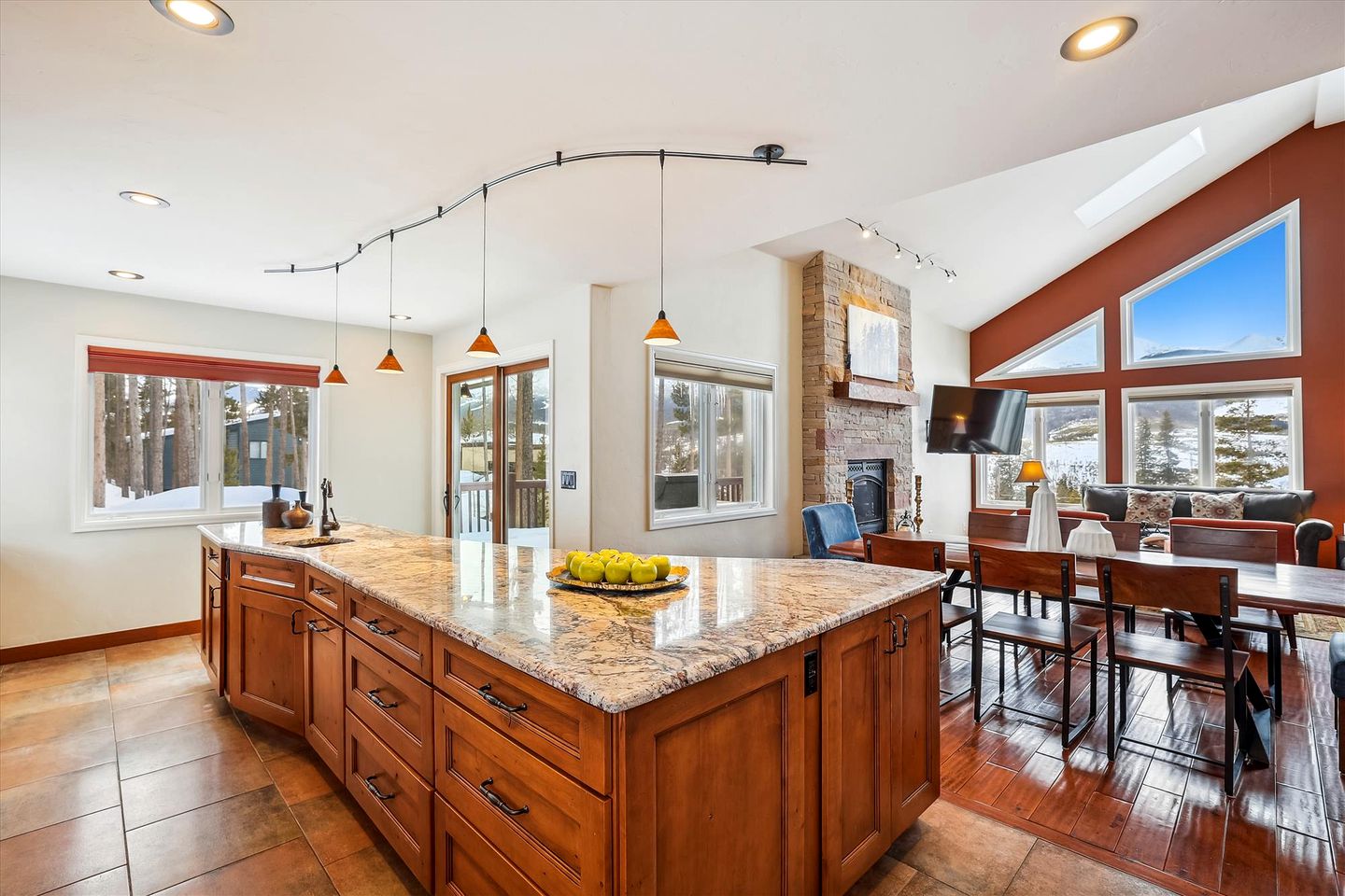 Incredible Family Cabin with Hot Tub and Mountain Views near Ski Slopes of Breckenridge, Colorado