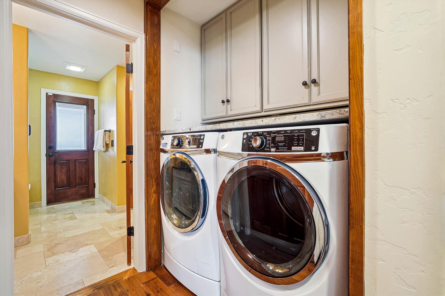 Incredible Family Cabin with Hot Tub and Mountain Views near Ski Slopes of Breckenridge, Colorado