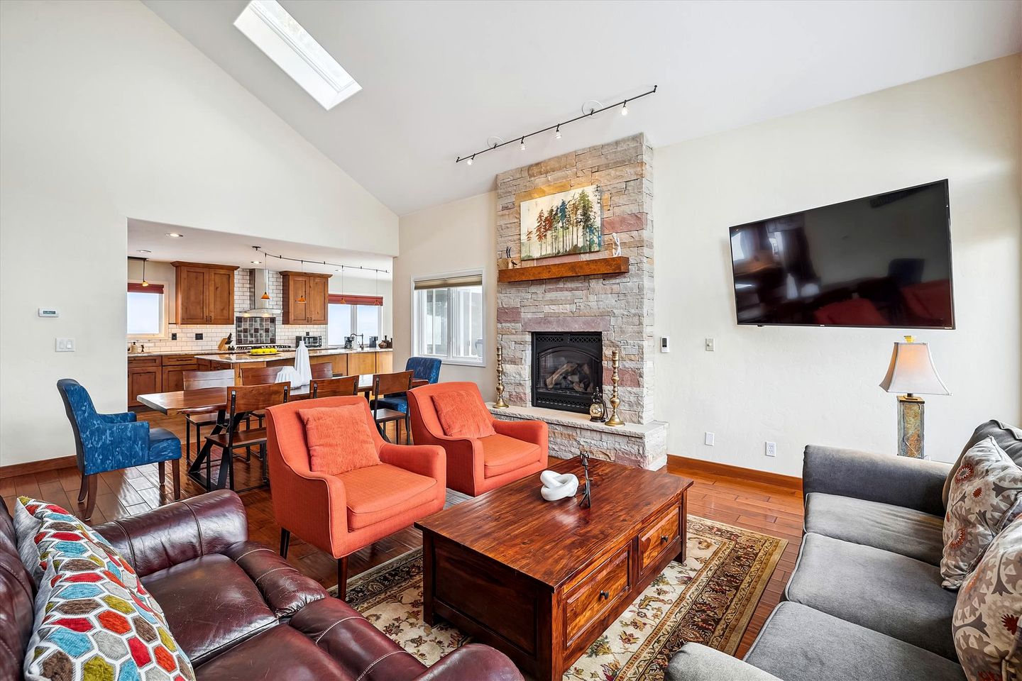 Incredible Family Cabin with Hot Tub and Mountain Views near Ski Slopes of Breckenridge, Colorado