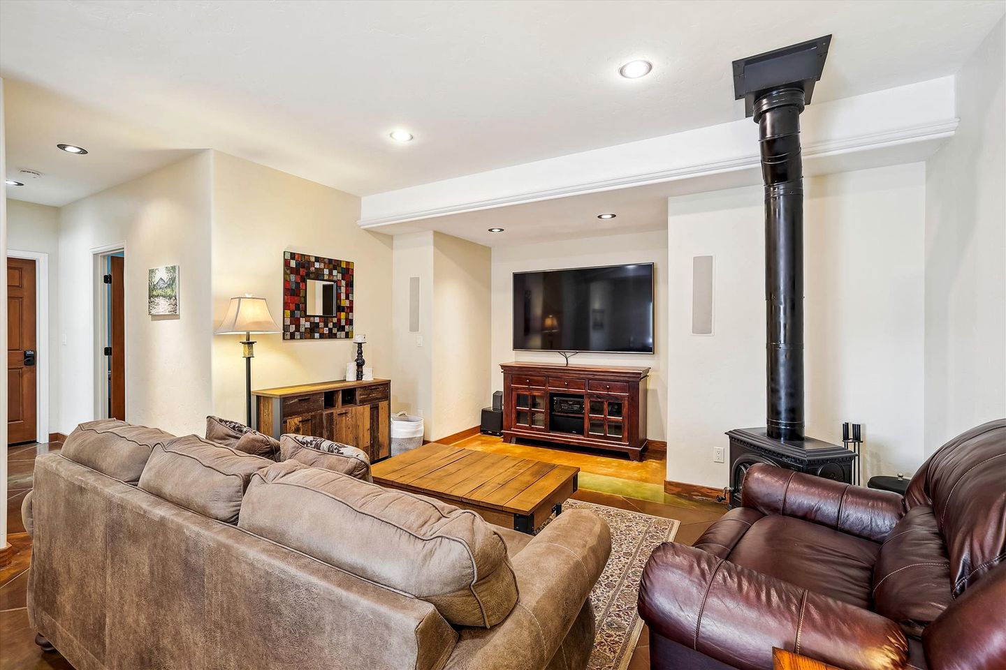 Incredible Family Cabin with Hot Tub and Mountain Views near Ski Slopes of Breckenridge, Colorado