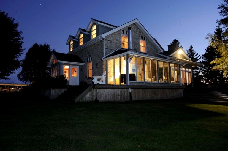 Villas (Flesherton, Ontario, Canada)