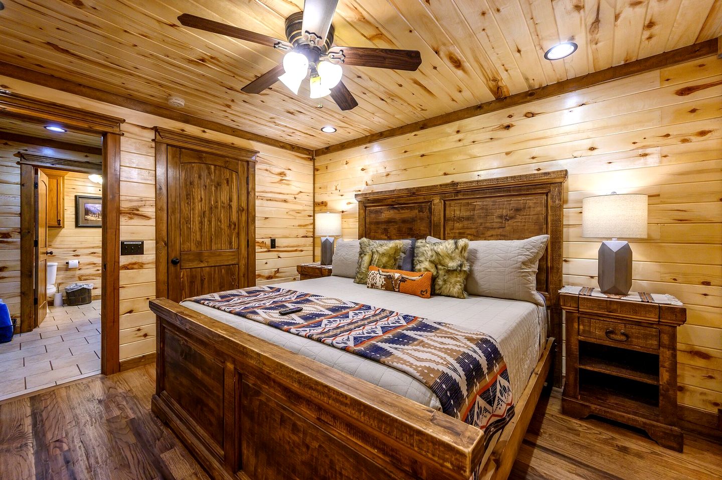 Rustic Two-Story Cabin with Hot Tub, Game Loft & Fireplace Near Broken Bow