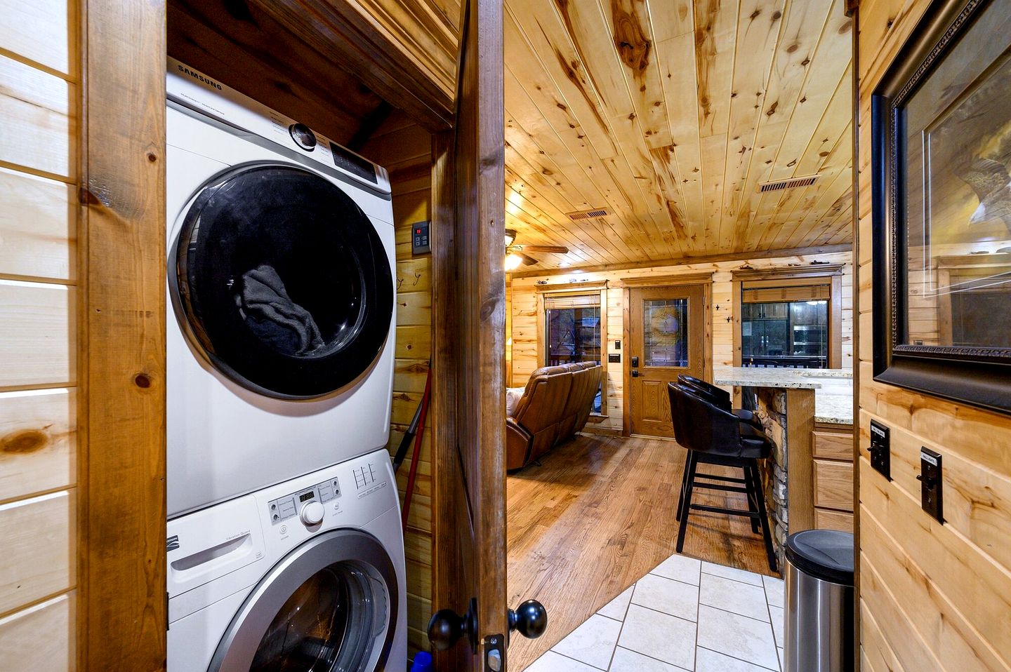 Rustic Two-Story Cabin with Hot Tub, Game Loft & Fireplace Near Broken Bow