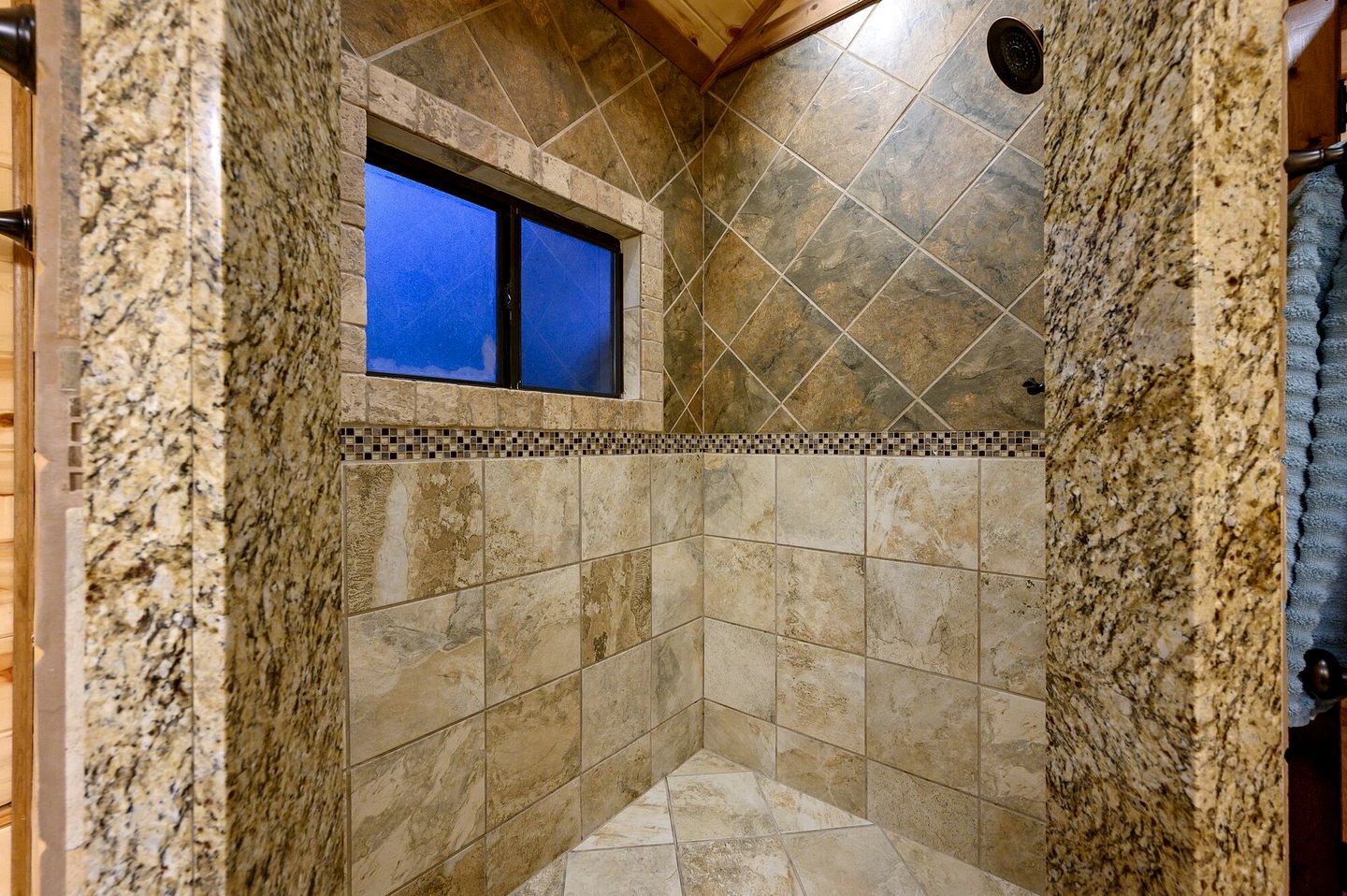 Rustic Two-Story Cabin with Hot Tub, Game Loft & Fireplace Near Broken Bow