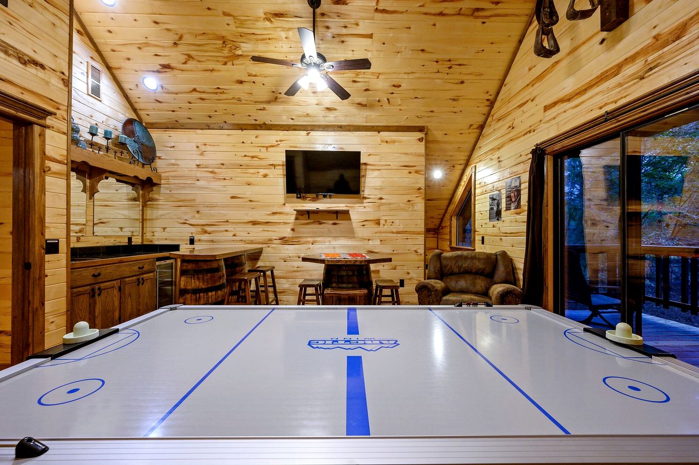 Rustic Two-Story Cabin with Hot Tub, Game Loft & Fireplace Near Broken Bow