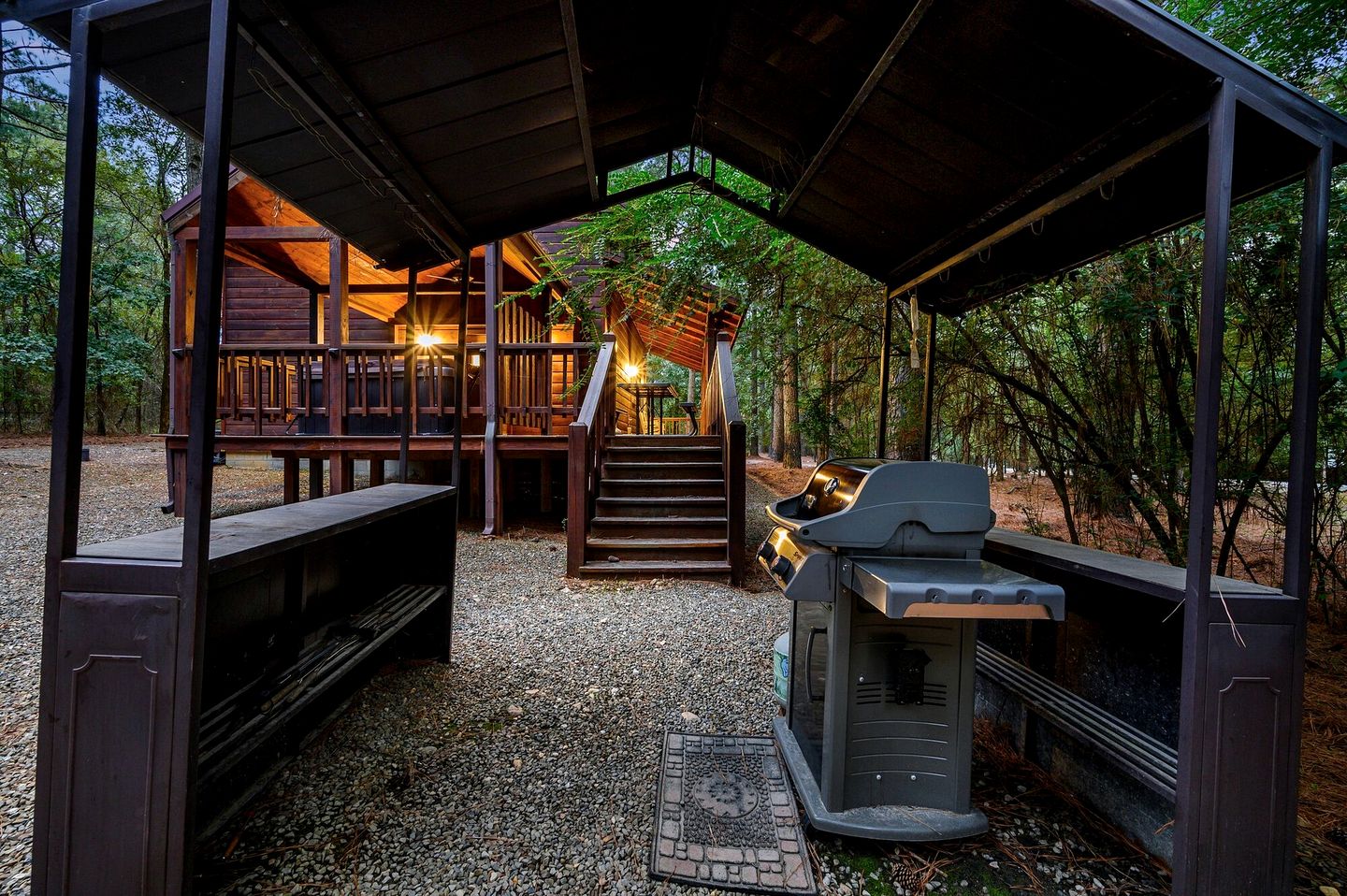 Rustic Two-Story Cabin with Hot Tub, Game Loft & Fireplace Near Broken Bow