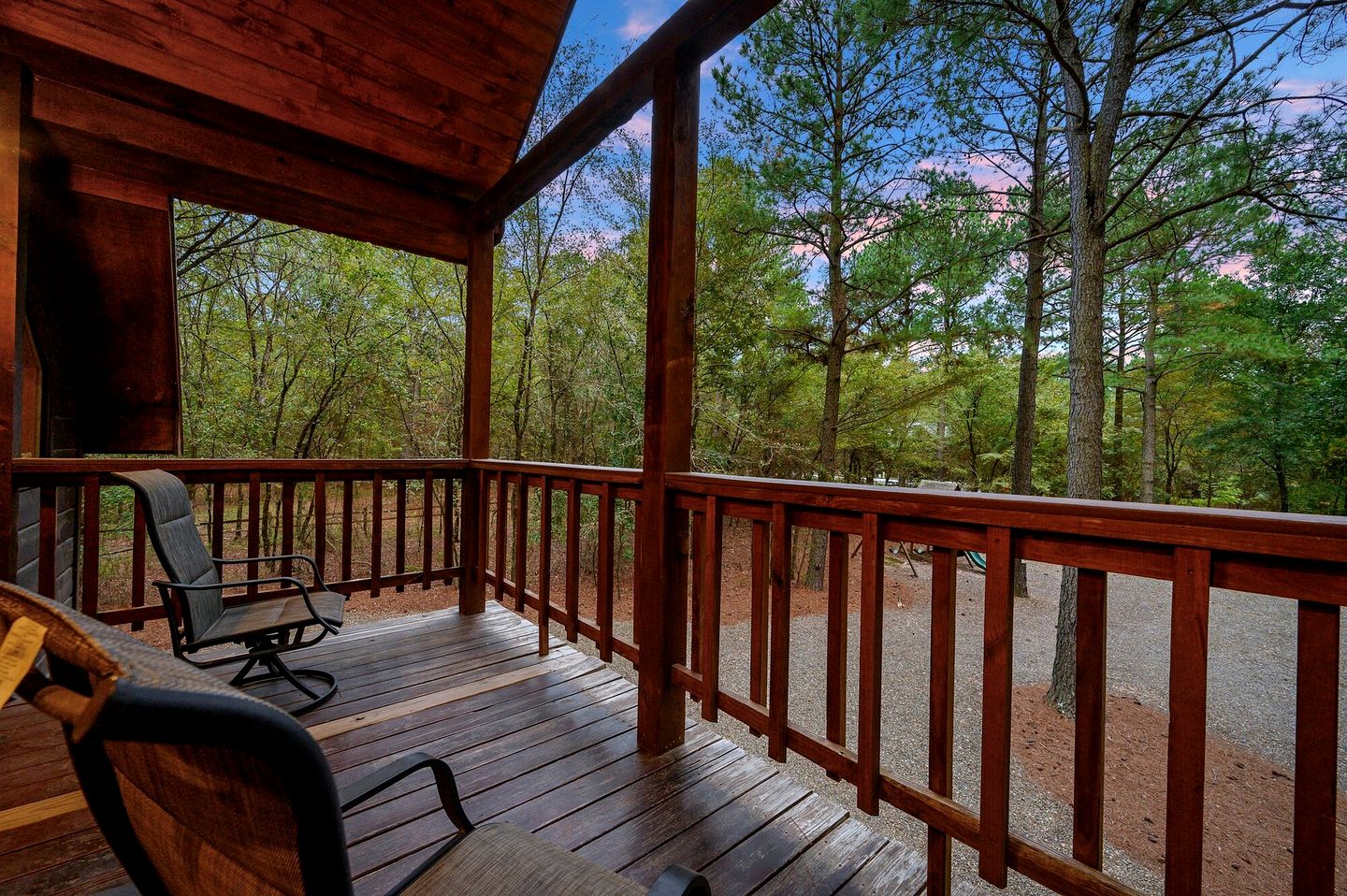 Rustic Two-Story Cabin with Hot Tub, Game Loft & Fireplace Near Broken Bow