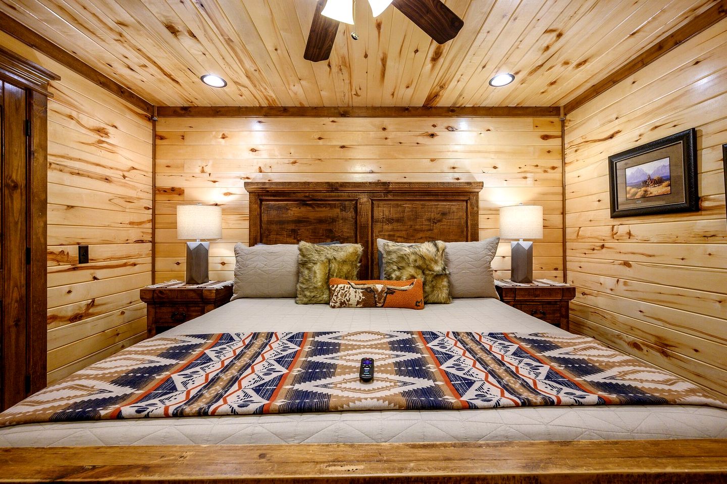 Rustic Two-Story Cabin with Hot Tub, Game Loft & Fireplace Near Broken Bow