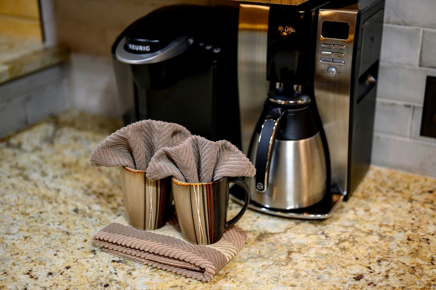 Rustic Two-Story Cabin with Hot Tub, Game Loft & Fireplace Near Broken Bow