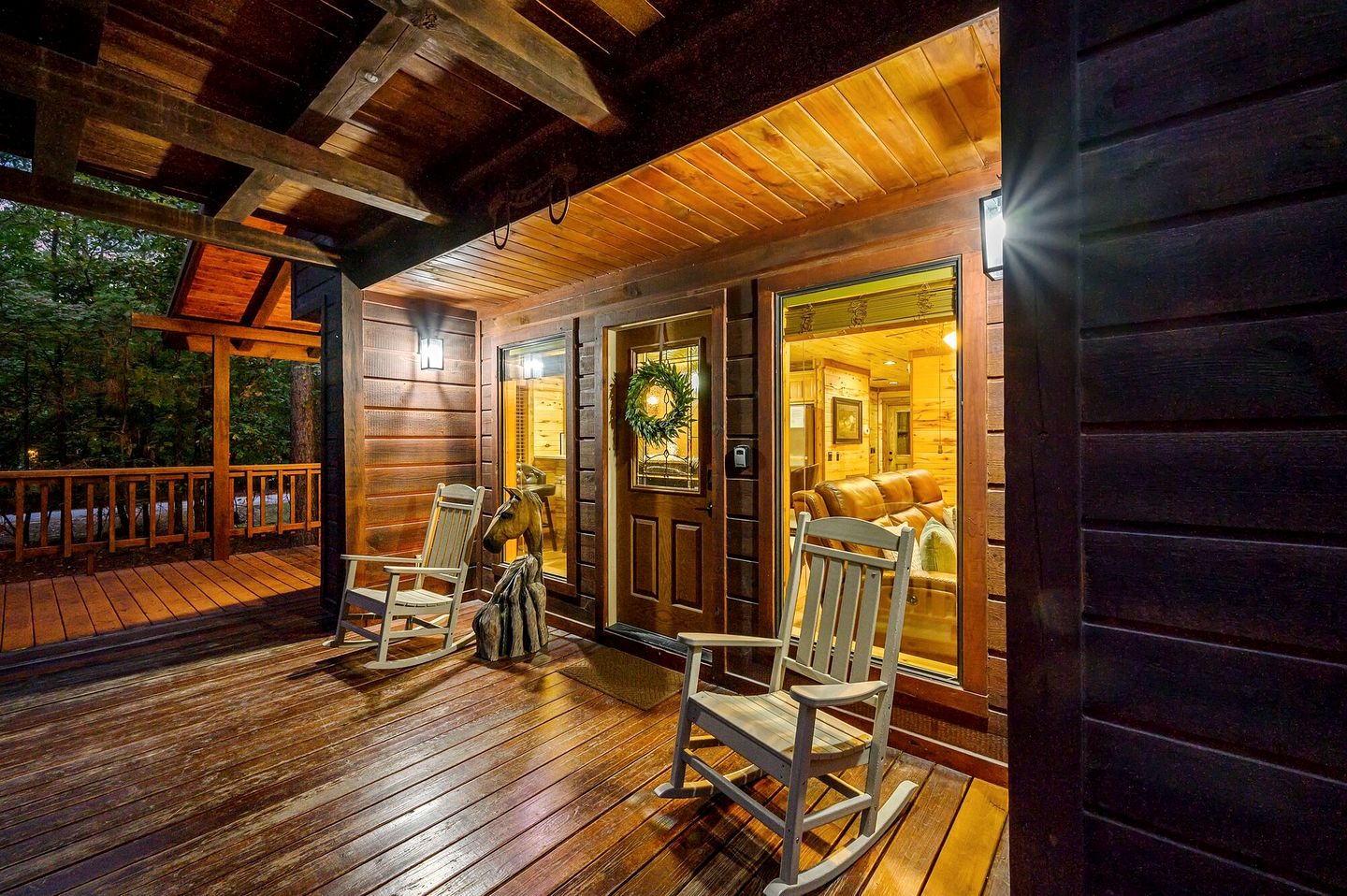 Rustic Two-Story Cabin with Hot Tub, Game Loft & Fireplace Near Broken Bow