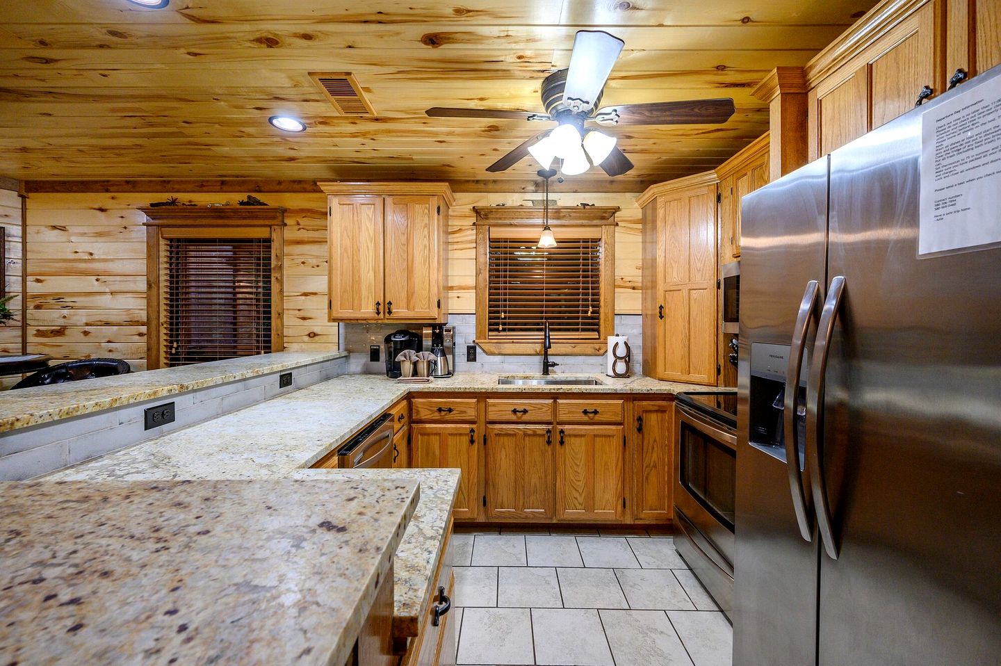 Rustic Two-Story Cabin with Hot Tub, Game Loft & Fireplace Near Broken Bow