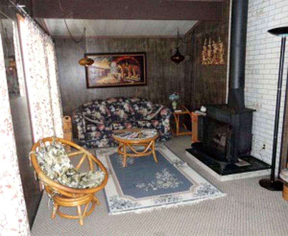 Lovely Two-Bedroom Family Cabin Rental with Lake Views near Eagle River, Wisconsin