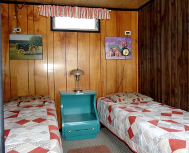 Cabins (Eagle River, Wisconsin, United States)