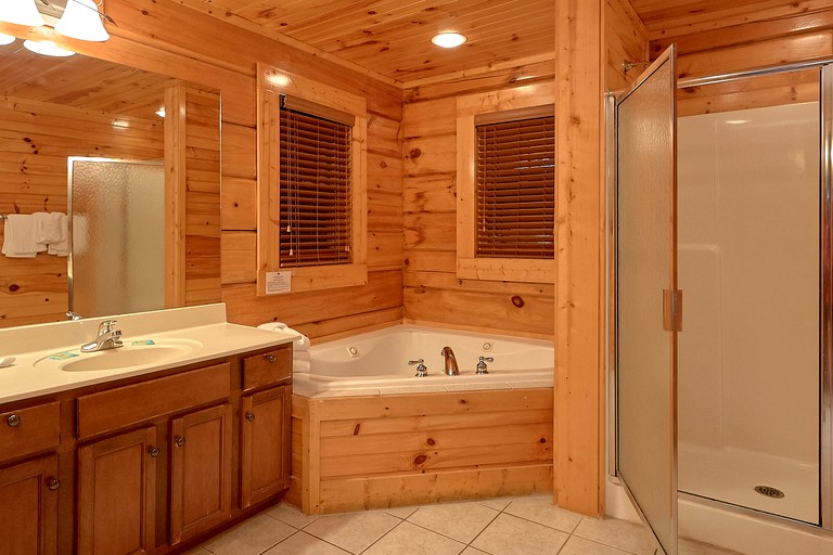 Cabins (United States, Gatlinburg, Tennessee)