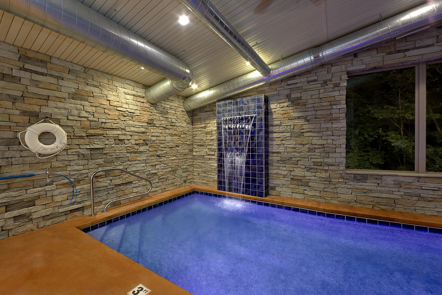 Enormous and Luxurious Cabin Rental for Amazing Getaways near the Great Smoky Mountains, Tennessee