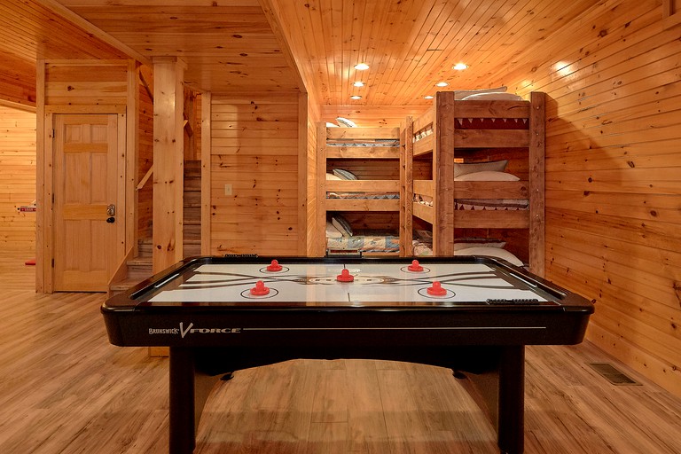 Cabins (United States, Gatlinburg, Tennessee)