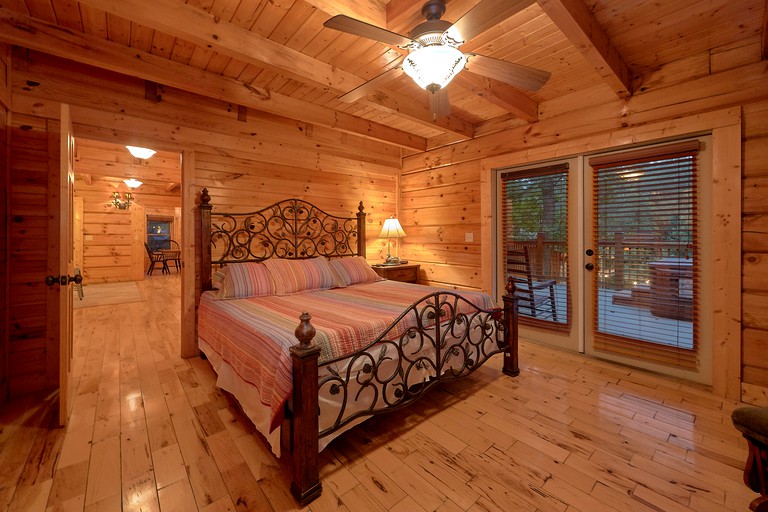 Cabins (United States, Gatlinburg, Tennessee)