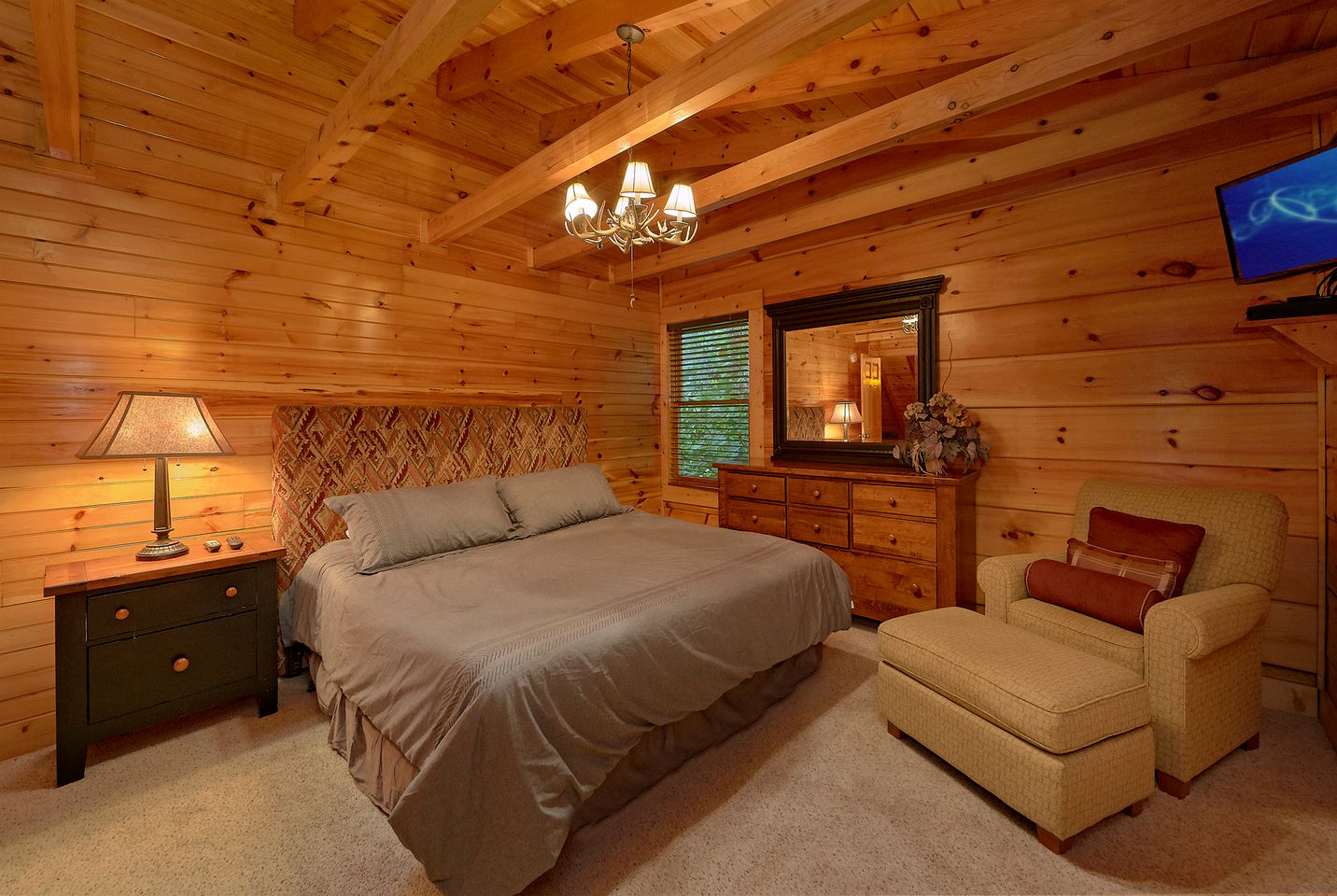 Enormous and Luxurious Cabin Rental for Amazing Getaways near the Great Smoky Mountains, Tennessee
