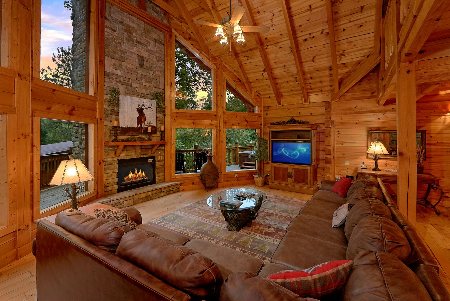 Enormous and Luxurious Cabin Rental for Amazing Getaways near the Great Smoky Mountains, Tennessee