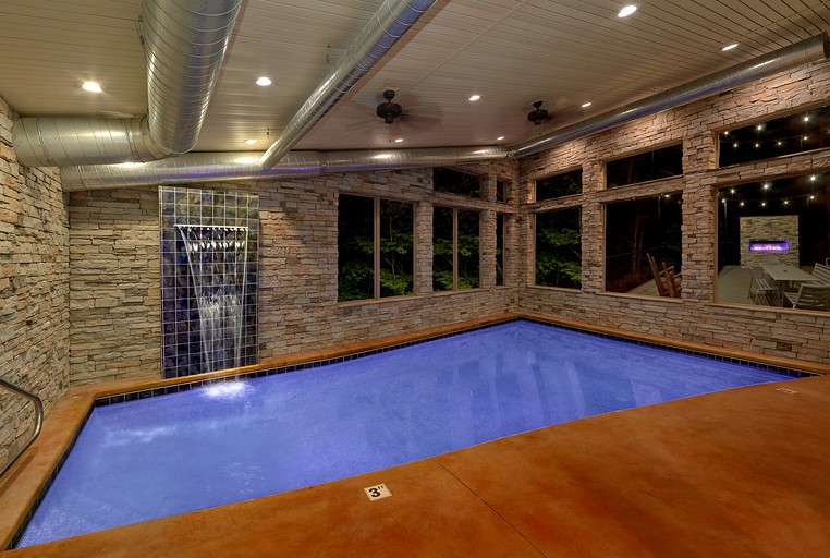 Cabins (United States, Gatlinburg, Tennessee)