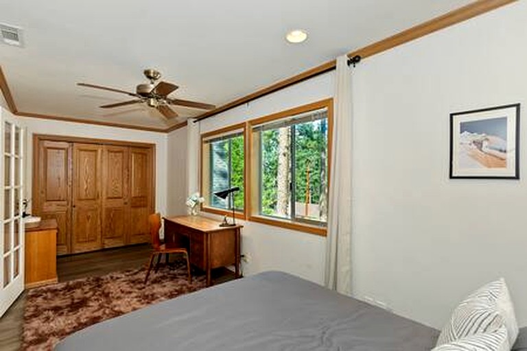 Cabins (United States of America, Big Bear City, California)