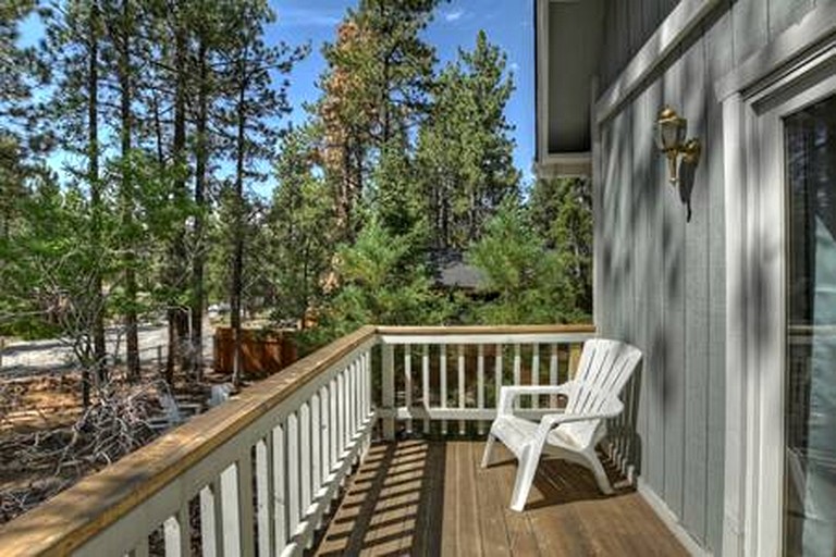 Cabins (United States of America, Big Bear City, California)