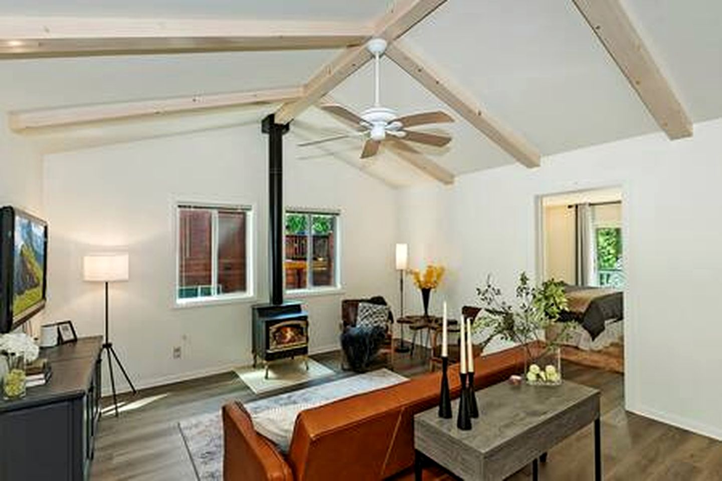 Spacious Modern Cabin Near Big Bear Lake in California