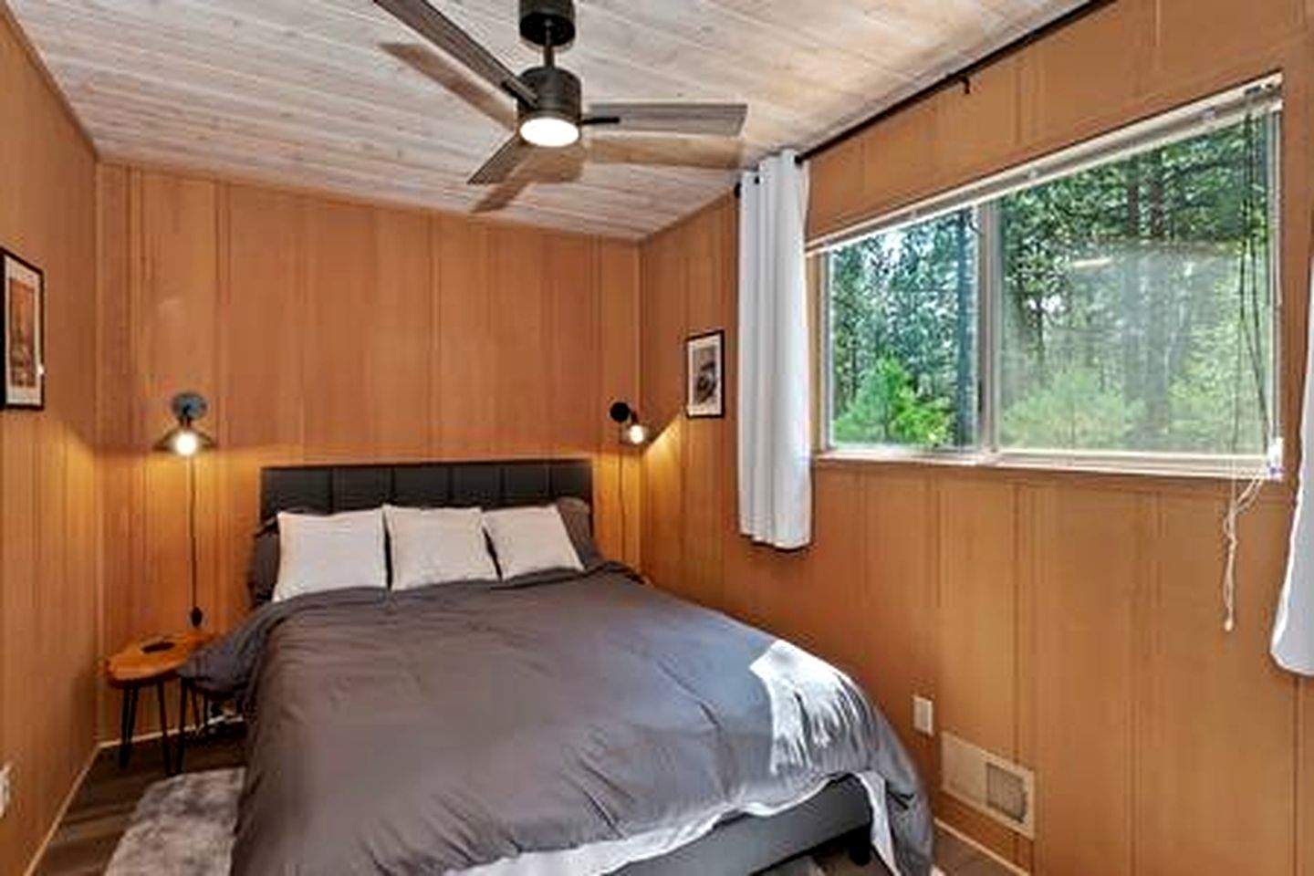 Spacious Modern Cabin Near Big Bear Lake in California