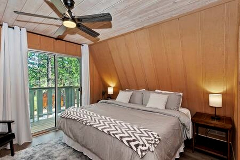 Cabins (United States of America, Big Bear City, California)