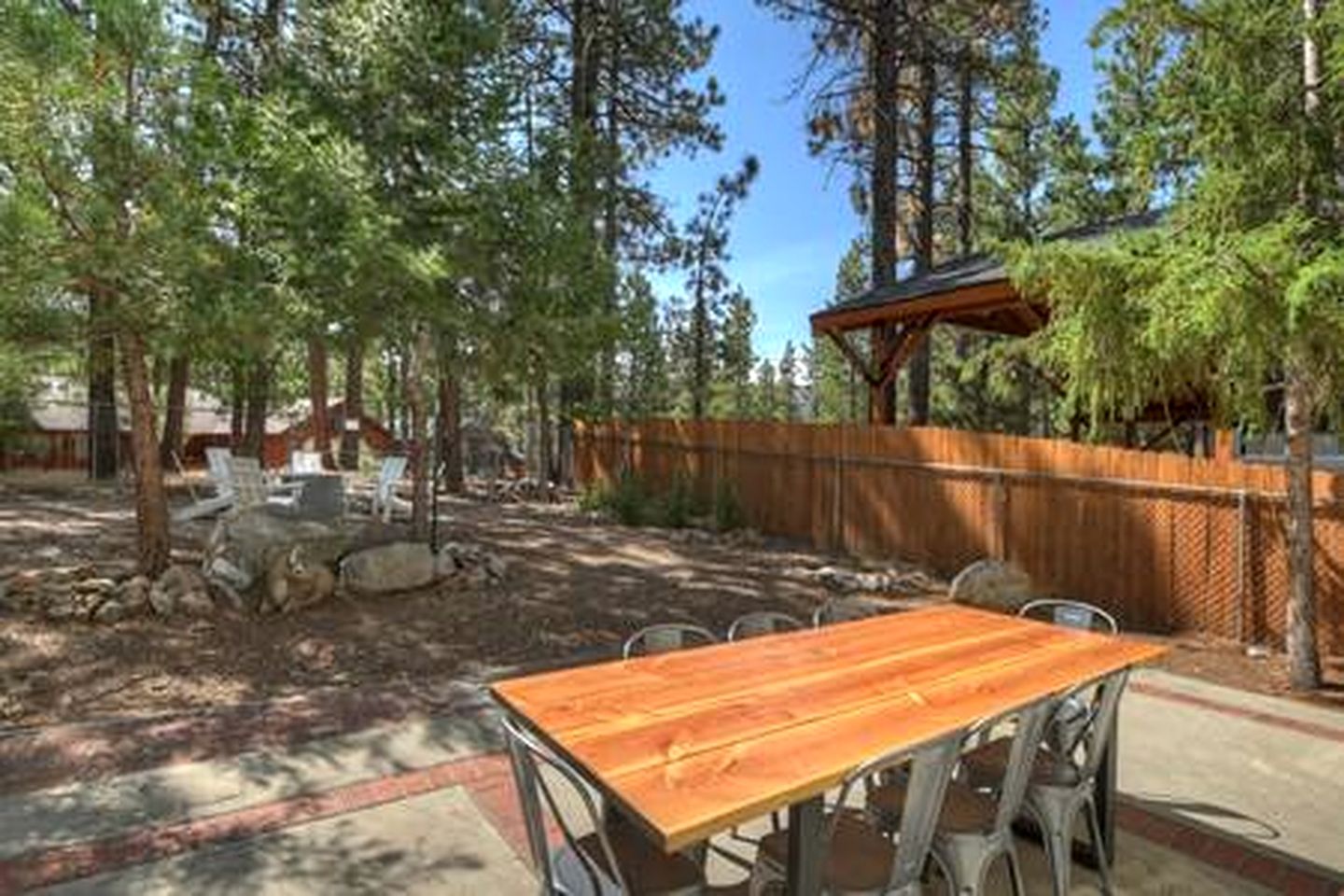Spacious Modern Cabin Near Big Bear Lake in California